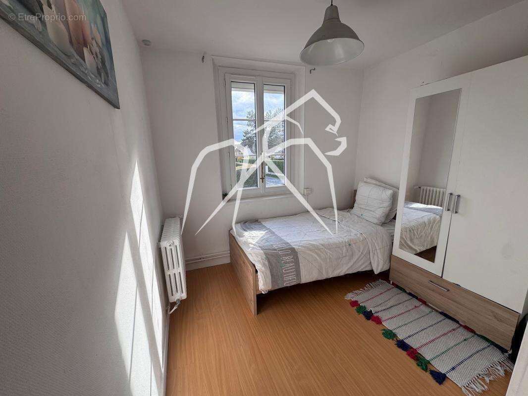 Maison à SAINT-PIERRE-DE-VARENGEVILLE