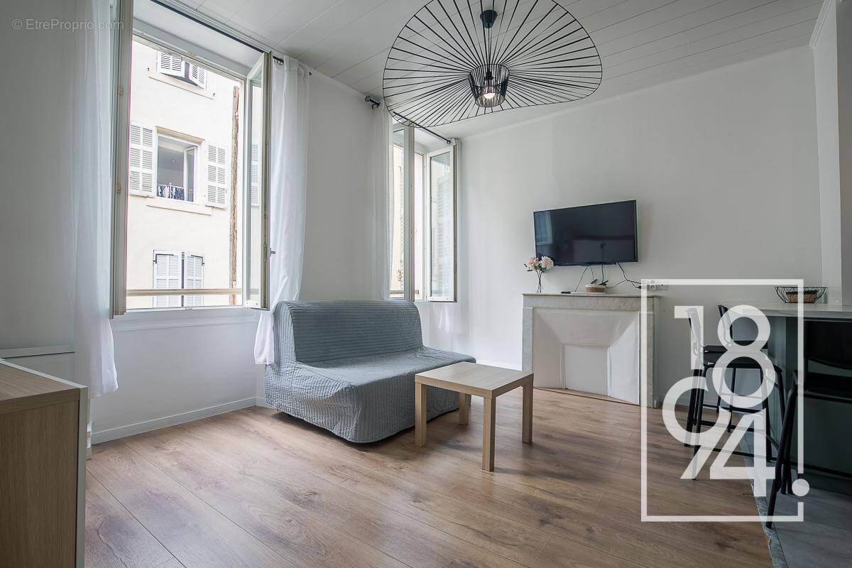 Appartement à MARSEILLE-6E