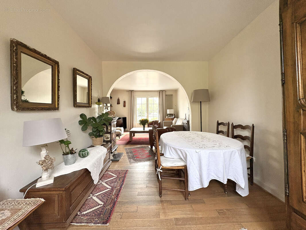 Maison à SAINT-CYR-L&#039;ECOLE