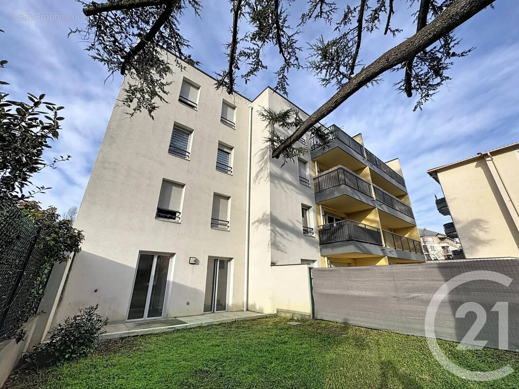 Appartement à DECINES-CHARPIEU