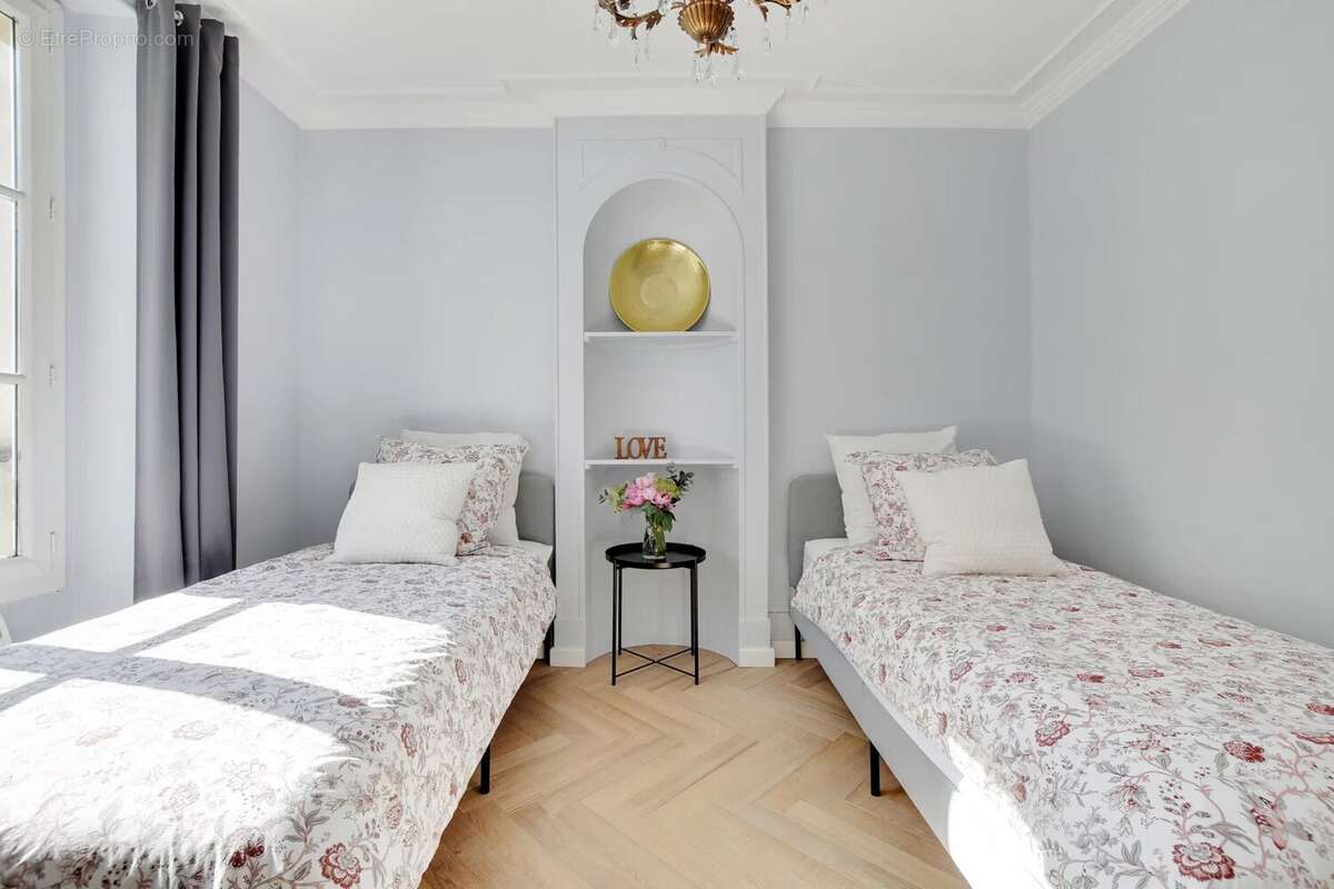 Appartement à PARIS-7E