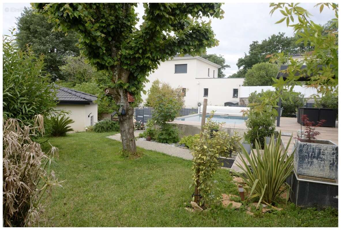 Maison à MONTBOUCHER-SUR-JABRON