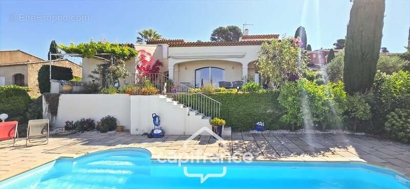 Maison à vendre 4 pièces VUE MER + Garage 55m² + Piscine SANARY SUR MER (83) - photo 13