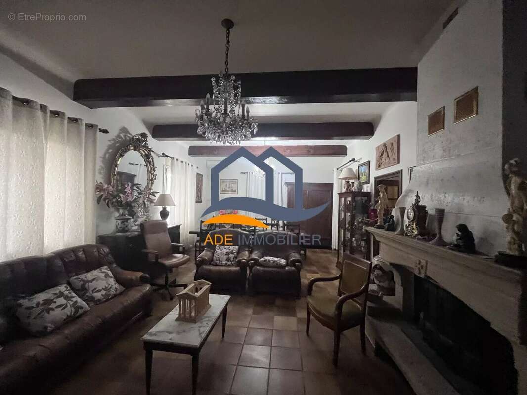 Maison à PEYROLLES-EN-PROVENCE