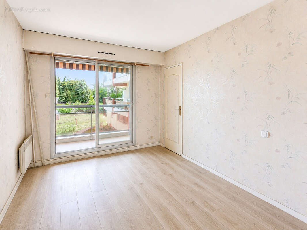 Cauderan - t3 avec ascenseur balcon et parking - photo 10