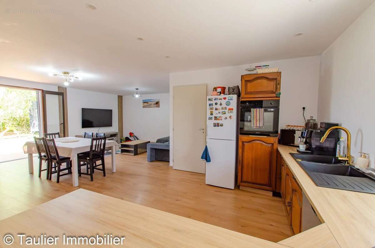 Maison à SAINT-HILAIRE-DU-ROSIER