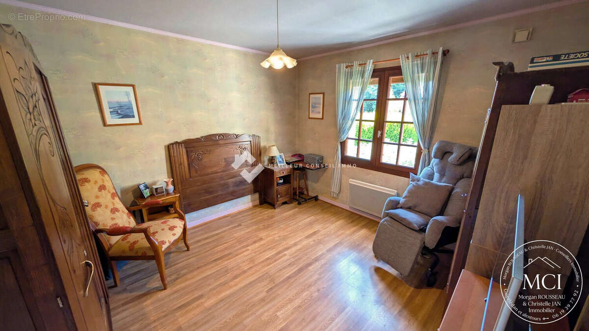 Maison 92 m² à Caurel  - photo 8