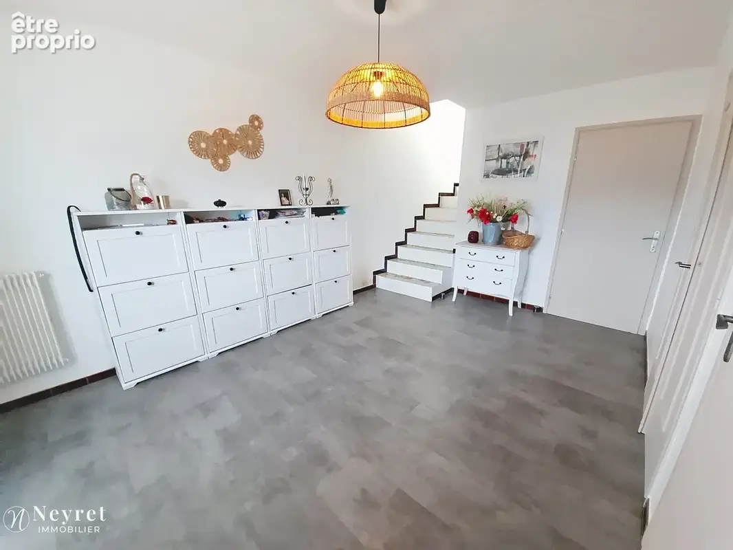 Maison familiale soignée de 257,61 m2 utiles - photo 16
