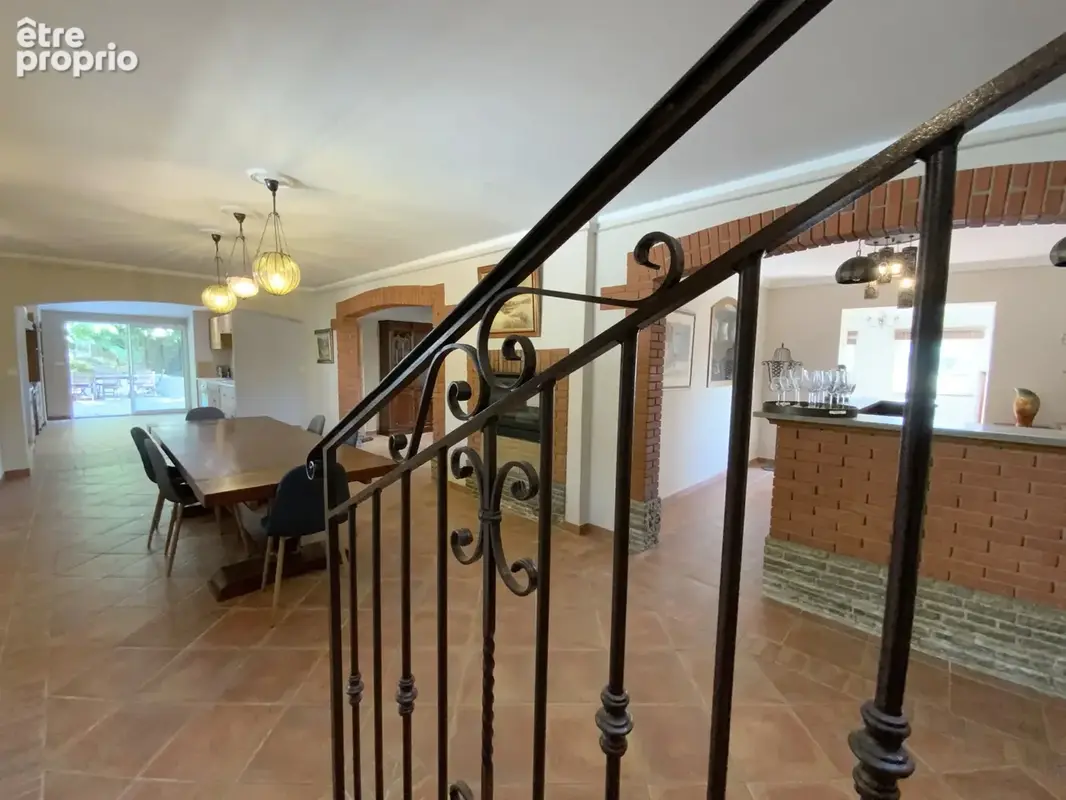 Propriété de 380 m2 avec vue panoramique sur les montagnes. - photo 25