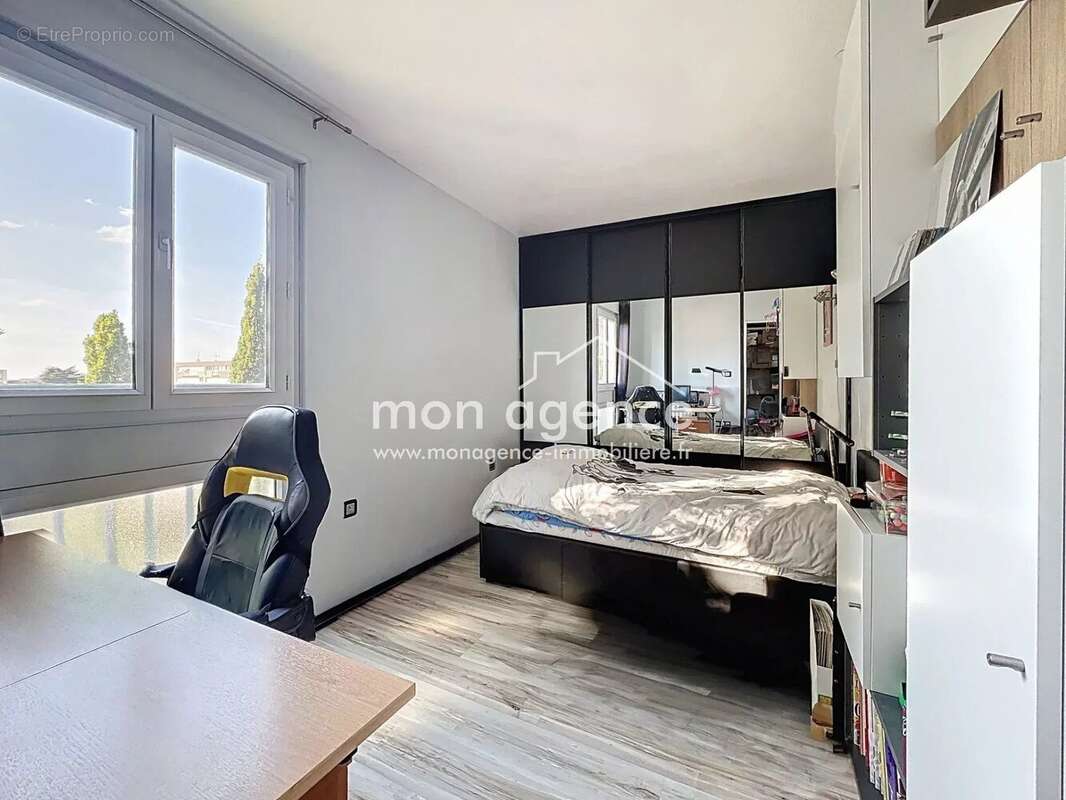 Appartement à MONT-SAINT-AIGNAN