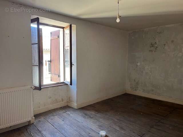 Maison à PRESSIGNAC