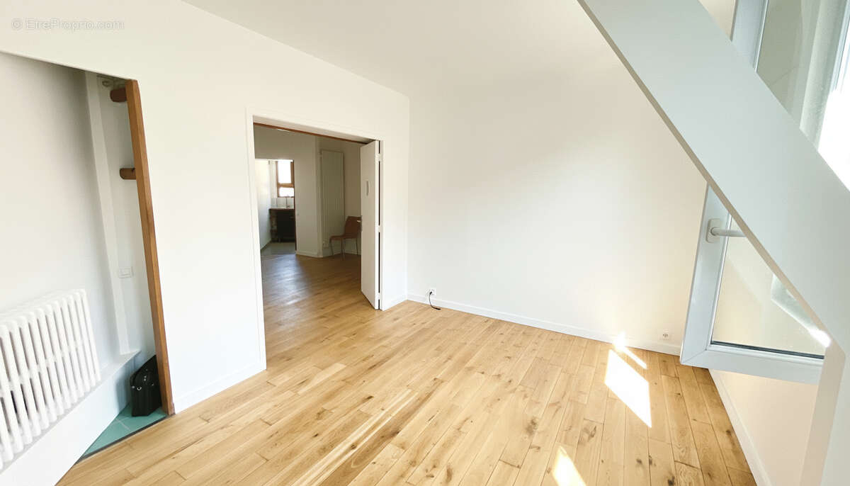 Buttes Chaumont, métro Botzaris, T2 de 36 m² avec ascenseur et cave - photo 10