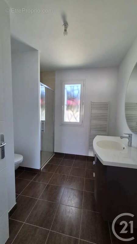 Maison 78 m² à Jassans-Riottier  - photo 9