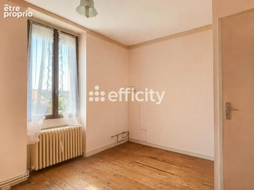Maison 100 m² à Arconnay  - photo 4