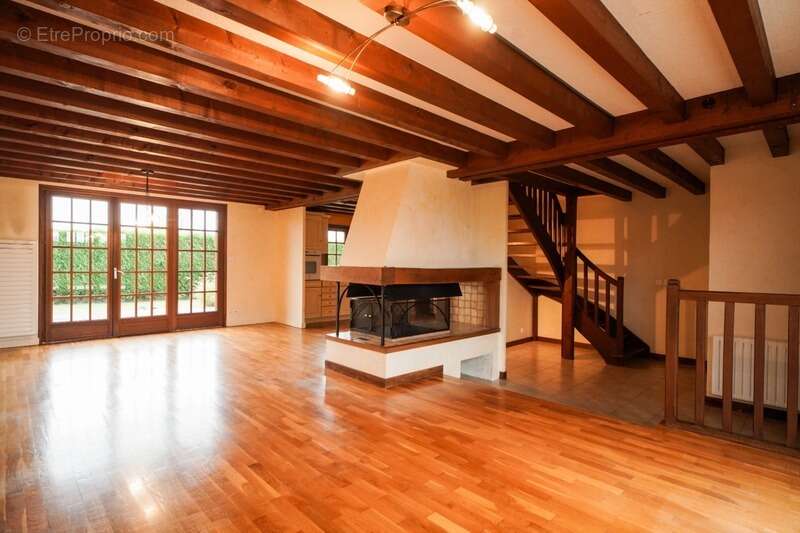 Maison à SAINT-CYR-SUR-MENTHON