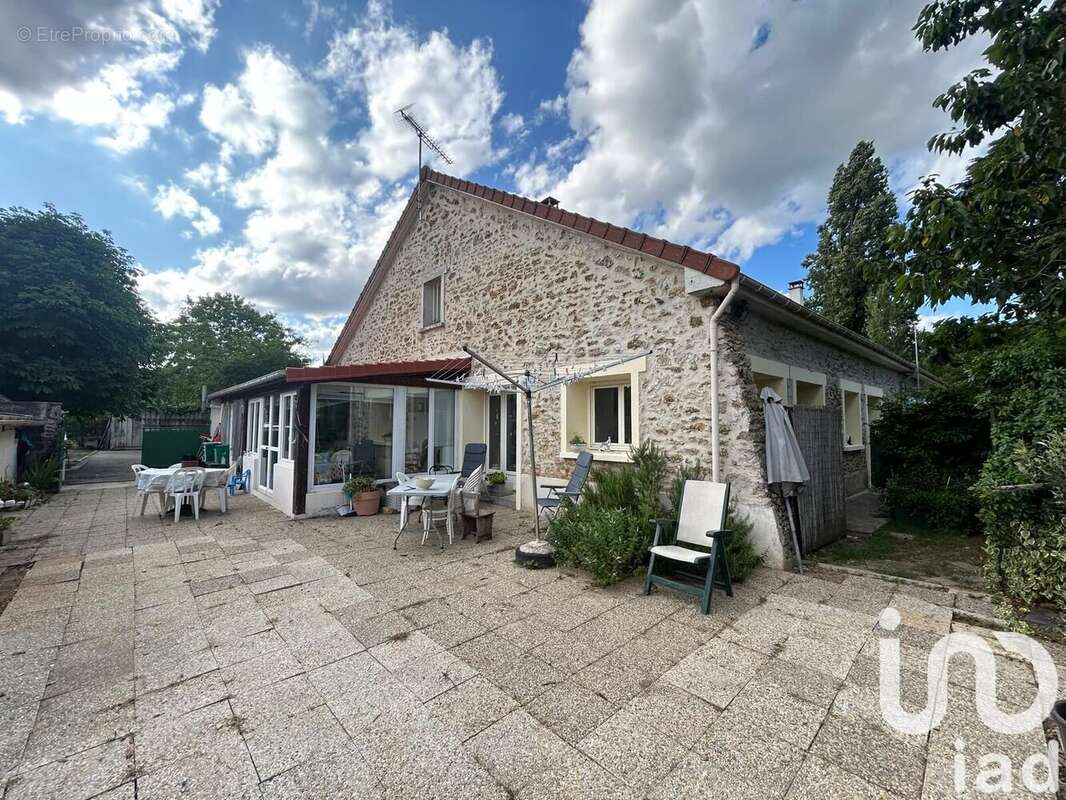 Maison 257 m² à Saint-Michel-Sur-Orge  - photo 3