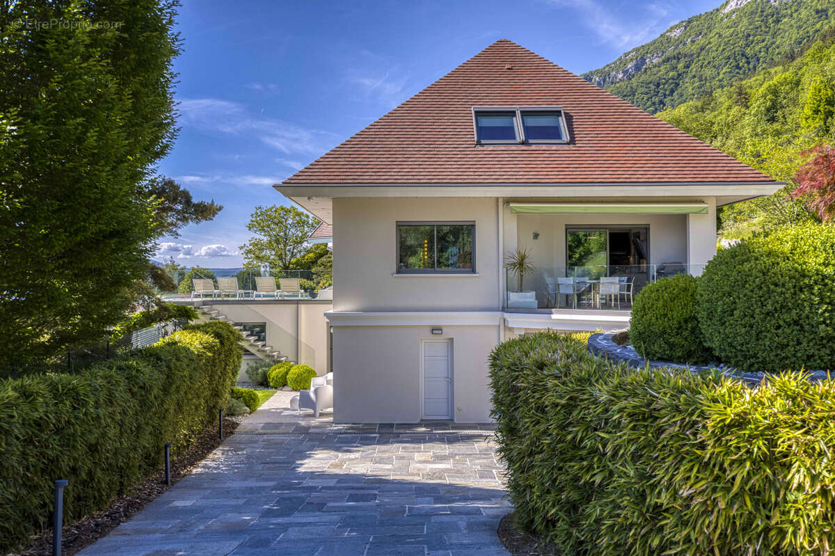 Villa d'exception dominant le lac - photo 79