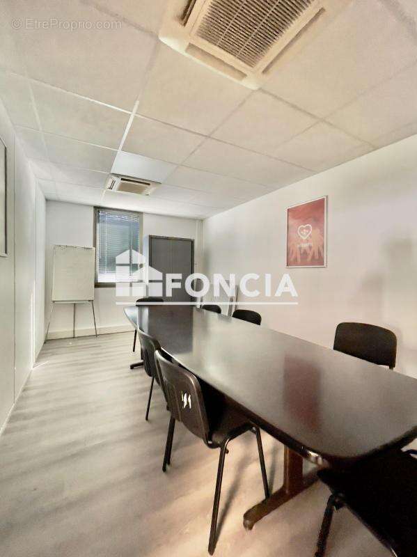 Vente - Bureau - 135 m² - 195 000 € - GRENOBLE - photo 2