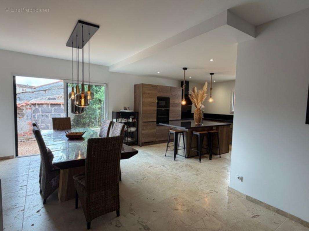 Maison à vendre 4 pièces LEZOUX (63) - photo 4