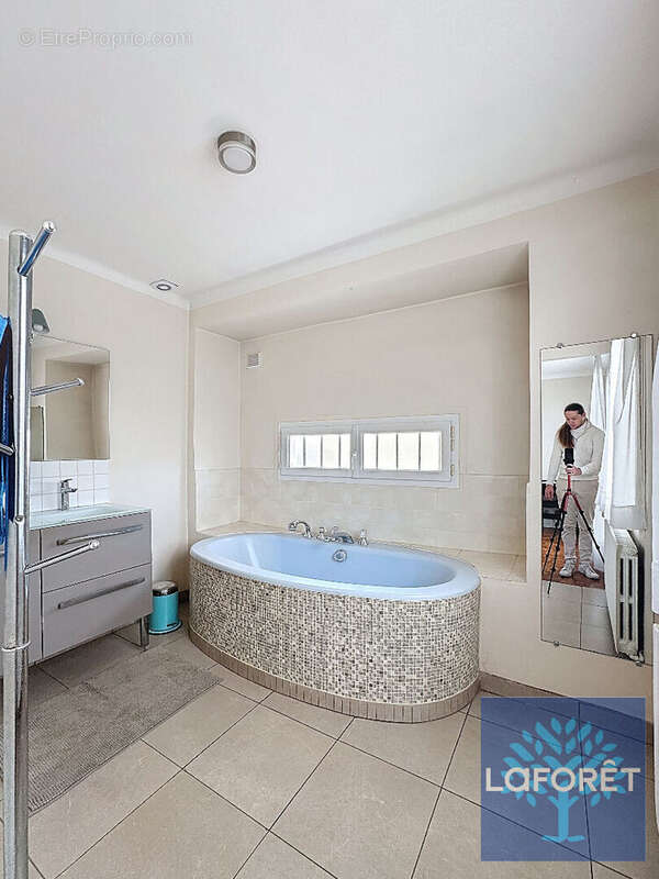 Maison à NEUILLY-SUR-MARNE