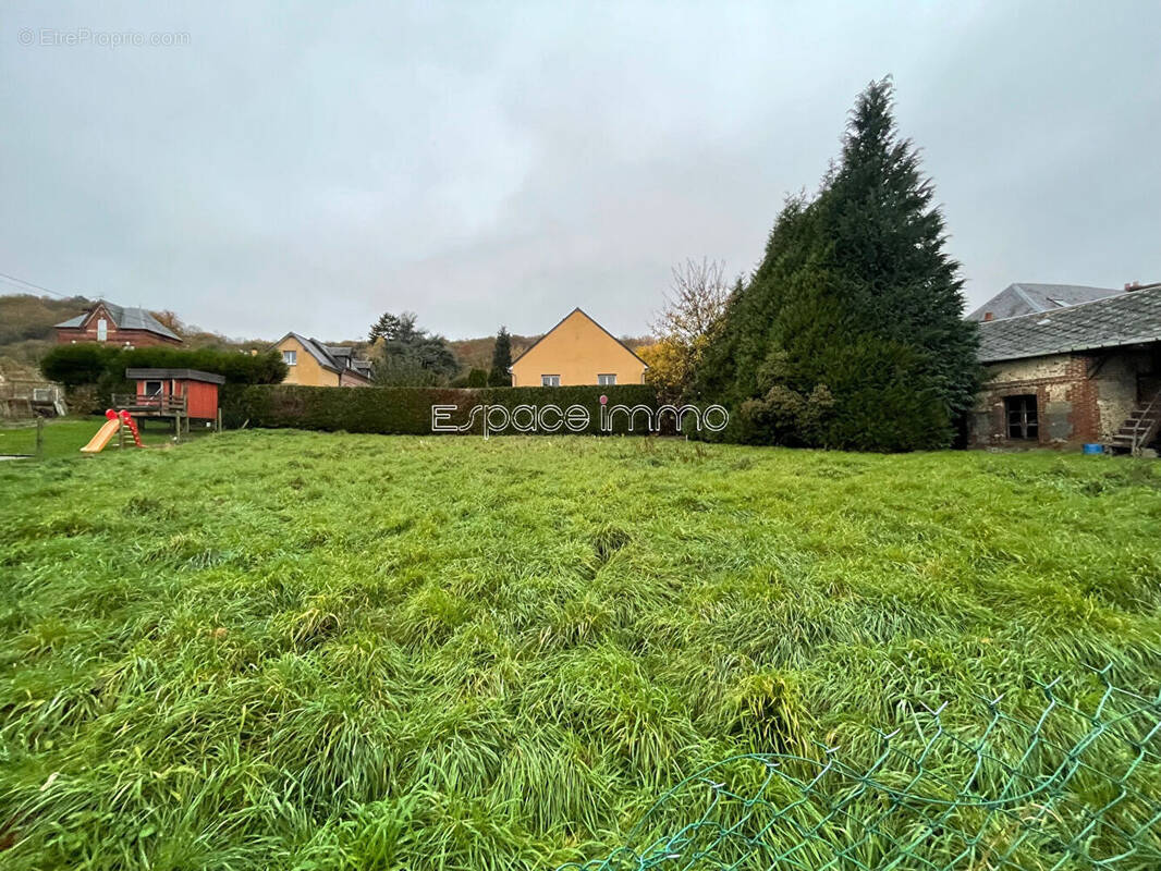 Terrain à MONTVILLE