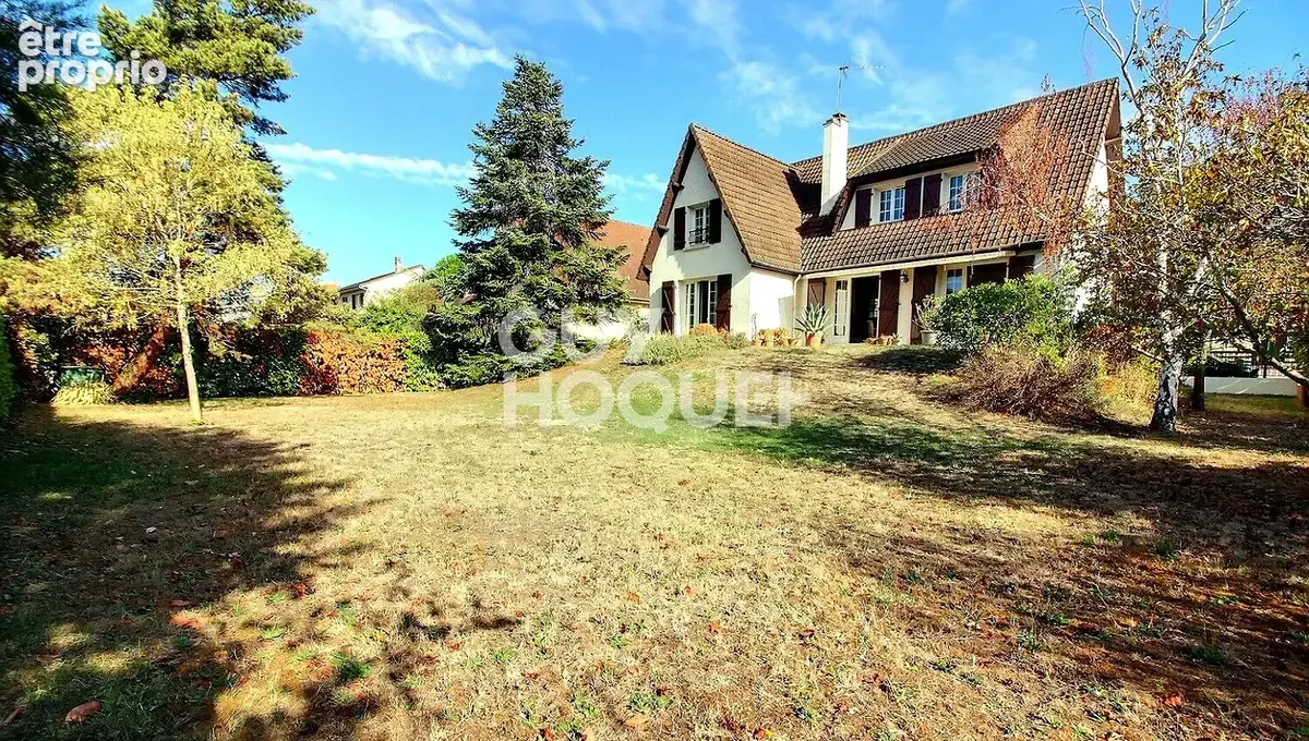 Croissy-sur-Seine, Maison de famille au calme, jardin plein sud sans vis-à-vis (800 m²) - photo 2