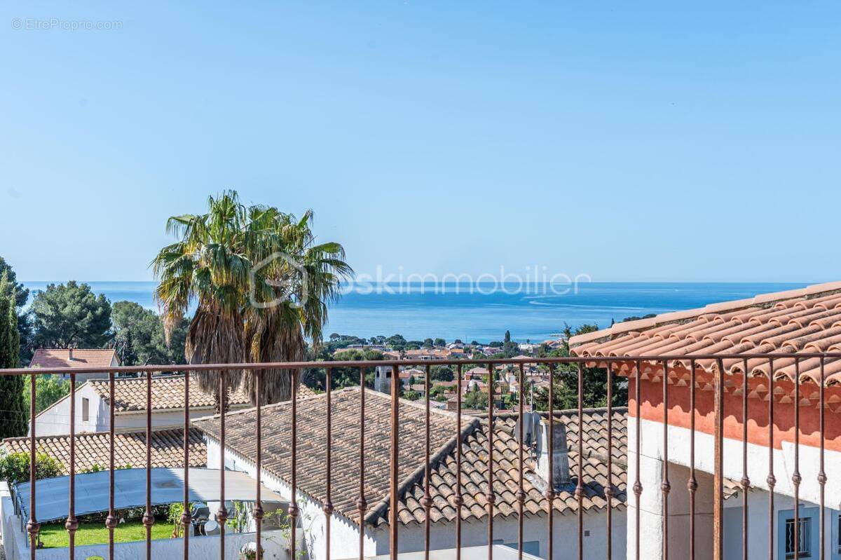 Maison à CARQUEIRANNE