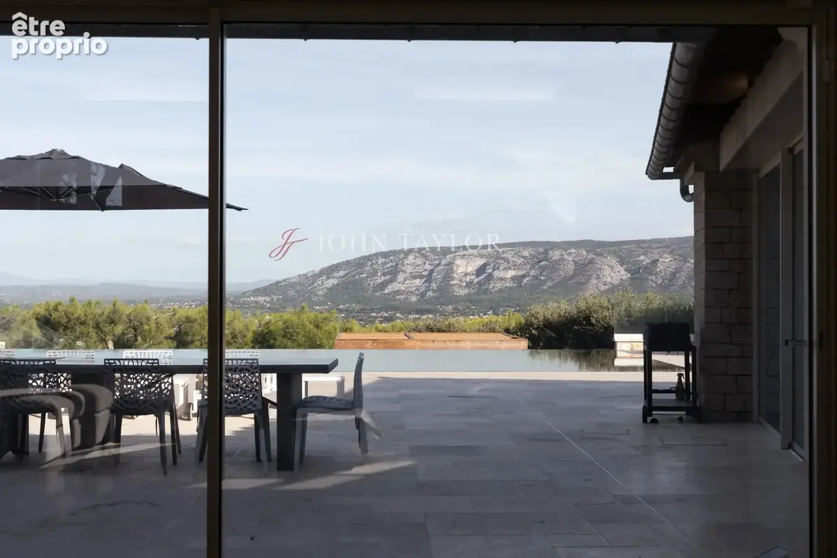 Propriété de caractère avec panorama du mont Ventoux aux Alpilles, à proximité de L’Isle-sur-la-Sorgue - photo 4