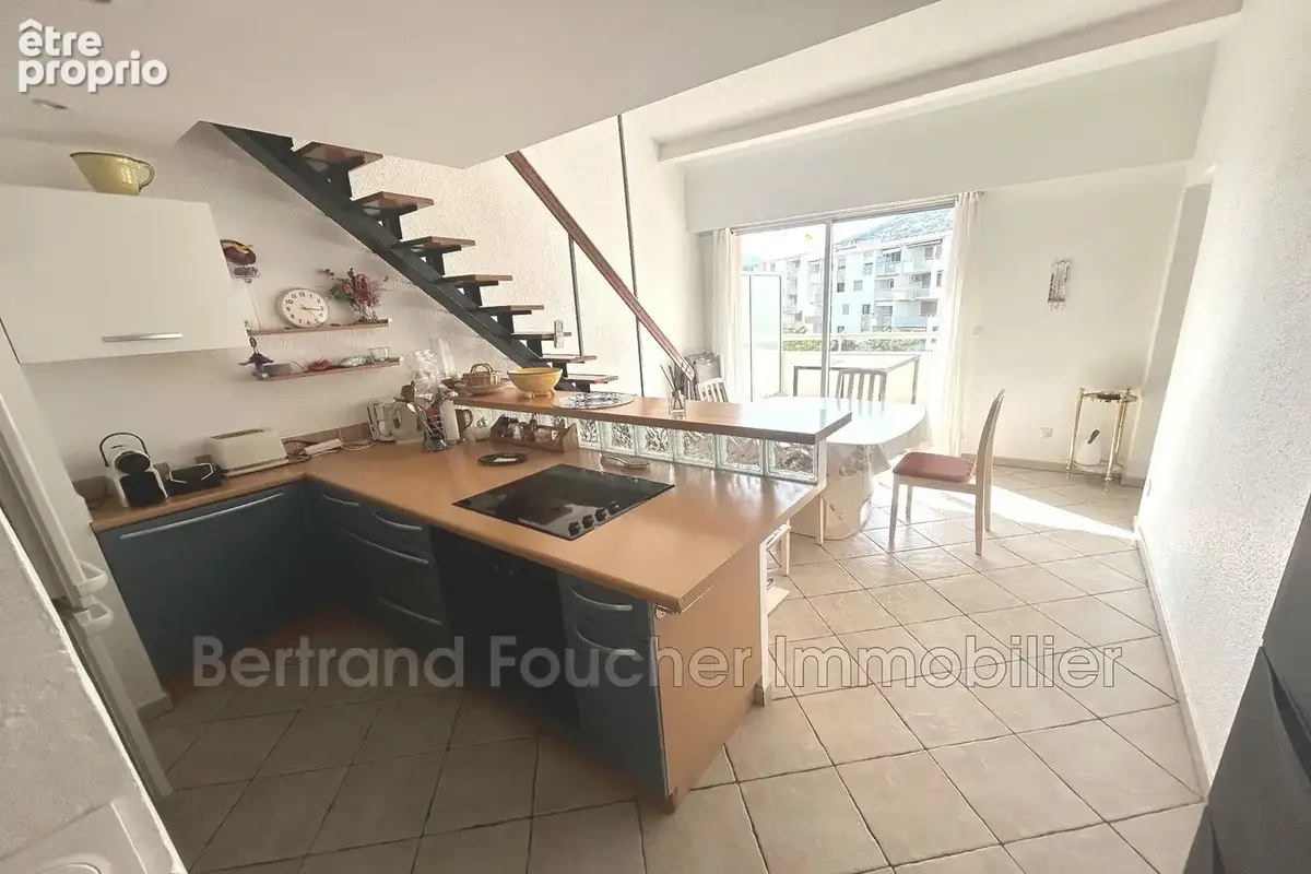 Appartement 3 pièces 43 m² à vendre à Cavalaire-Sur-Mer (83240) - photo 2