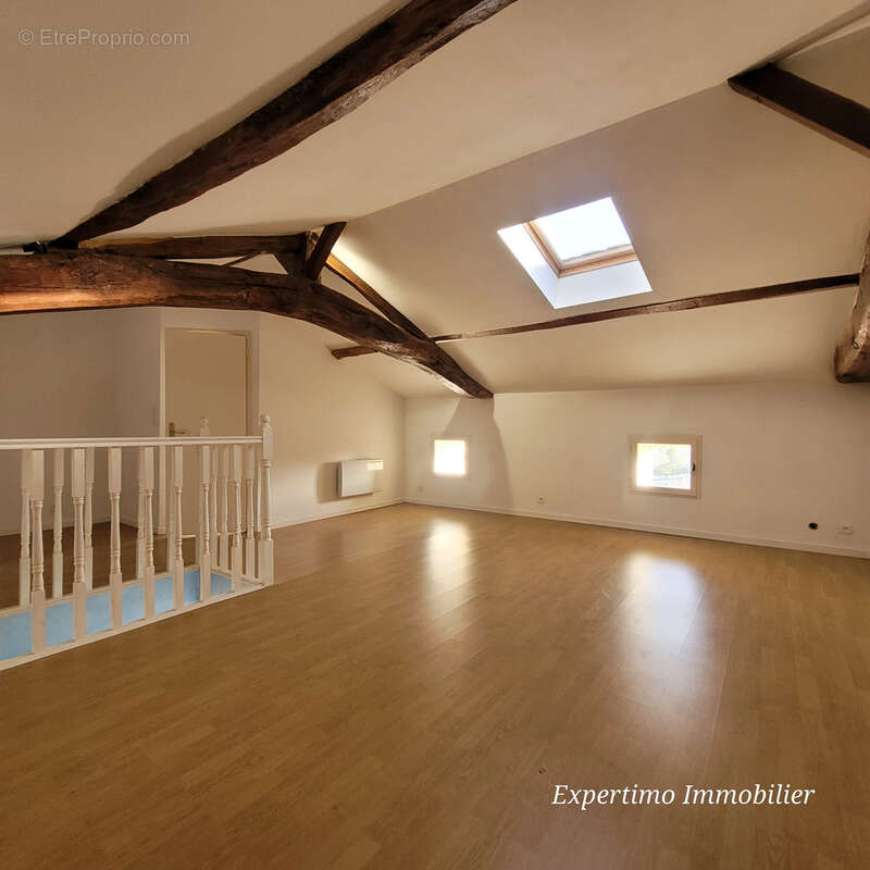 Maison à SAINT-GENIS-DE-SAINTONGE