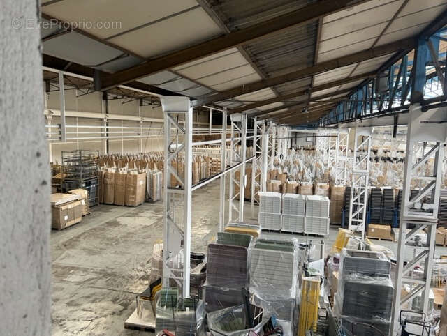 Commerce à SAINT-CLAIR-DU-RHONE