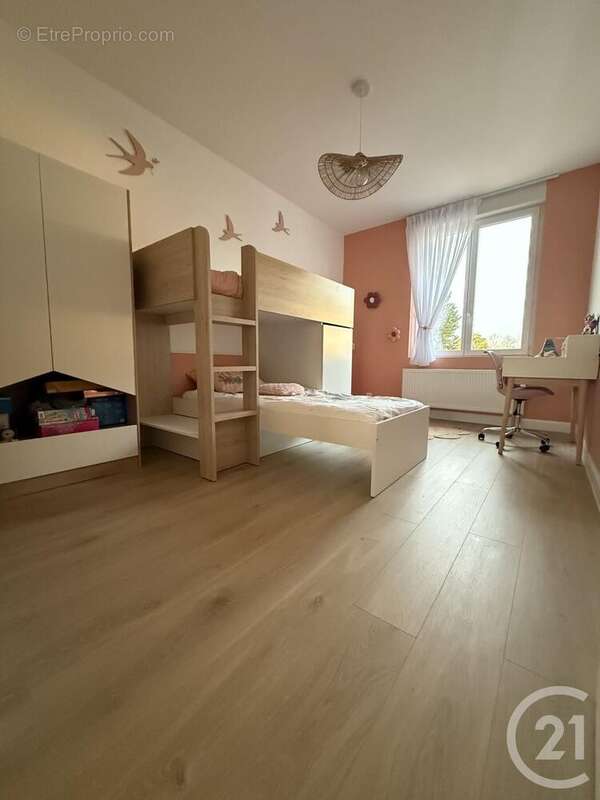 Appartement 102 m² à La Chapelle-Naude  - photo 7