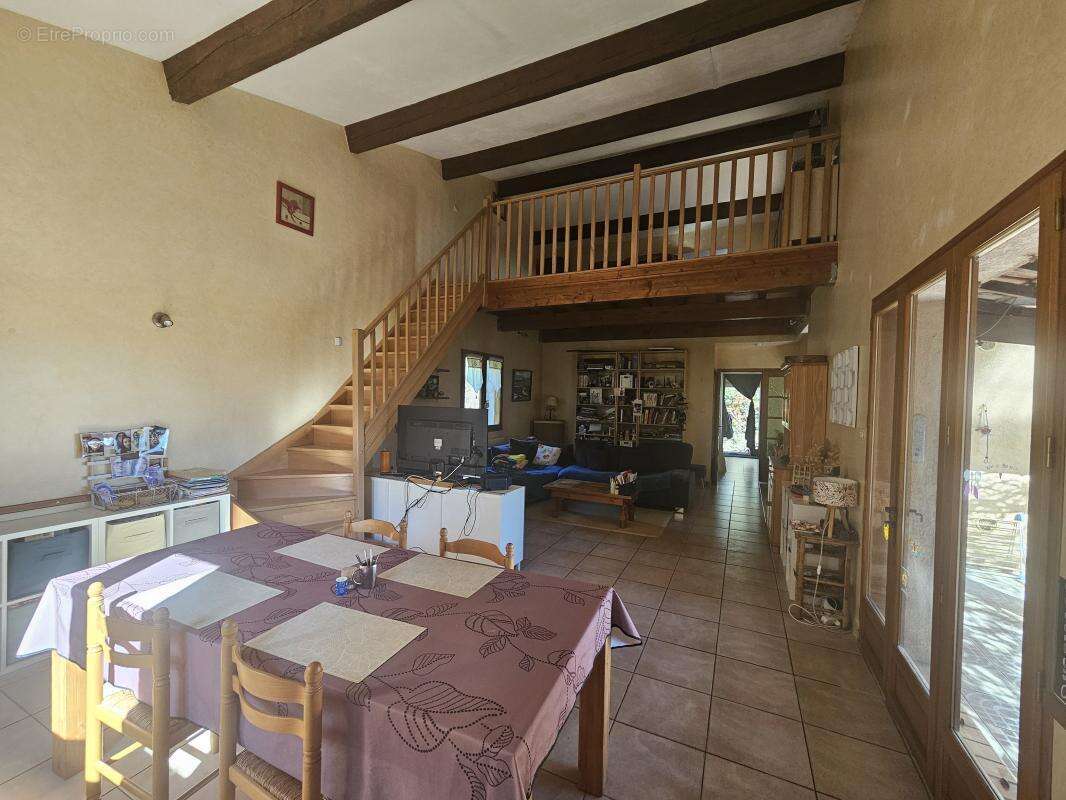Maison à SERNHAC