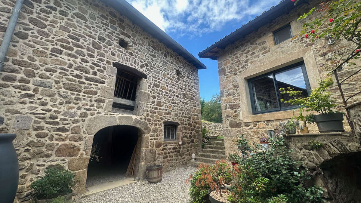 Maison à FELINES