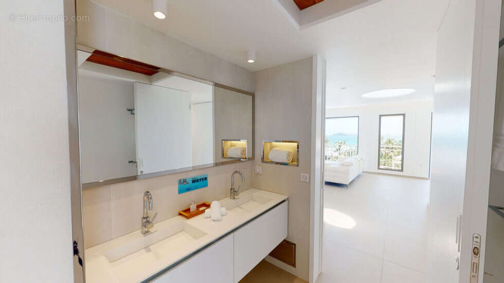 Maison à CAPESTERRE-BELLE-EAU