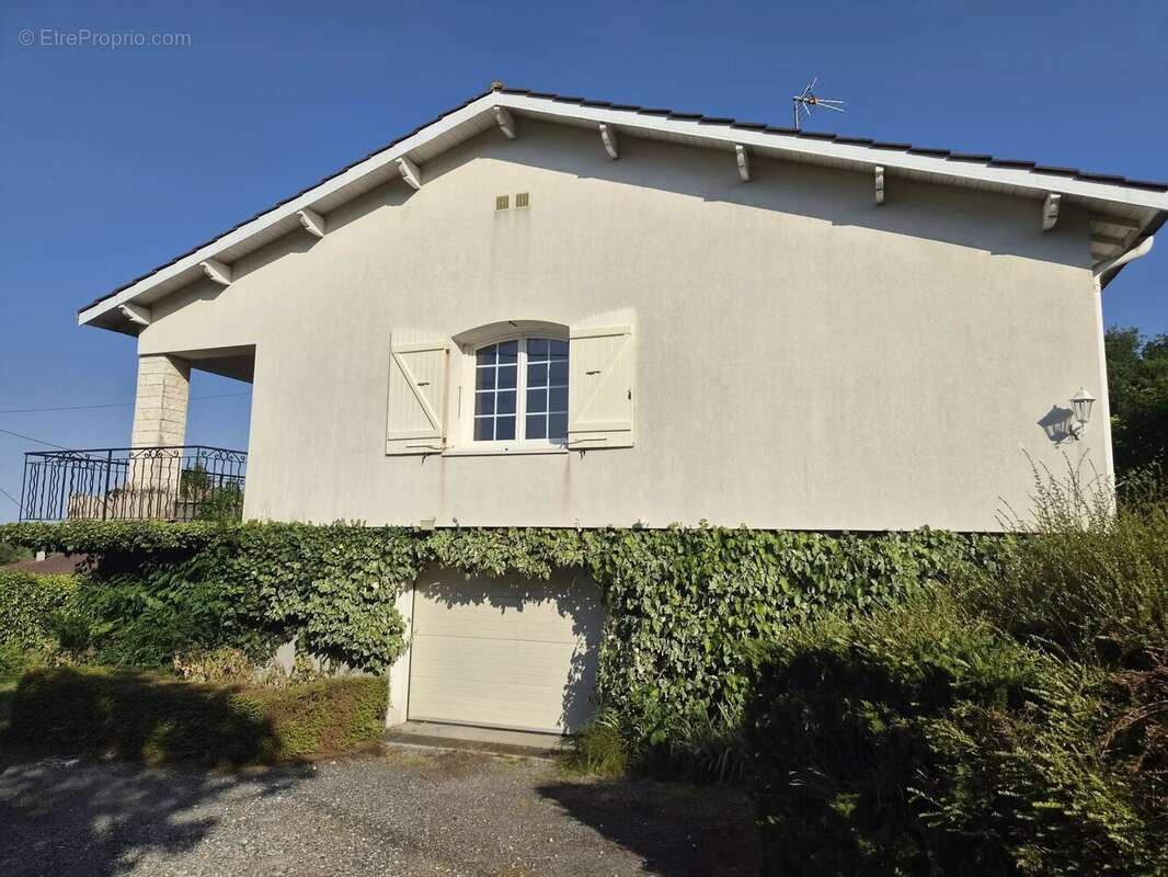 Maison d’architecte des années 70 avec piscine et grand jardin arboré – À proximité immédiate du centre-ville d’Auch - photo 32
