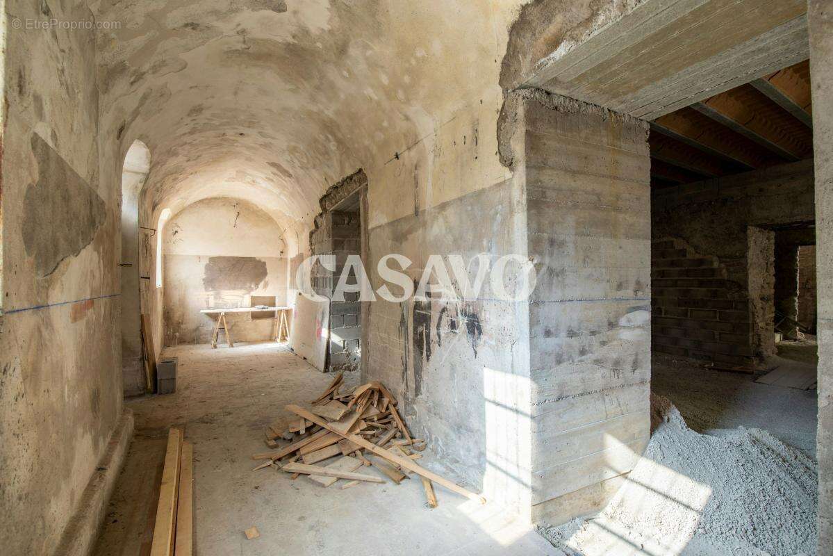 Vente Maison 10 pièces de 400m² - 30610 Sauve - photo 3