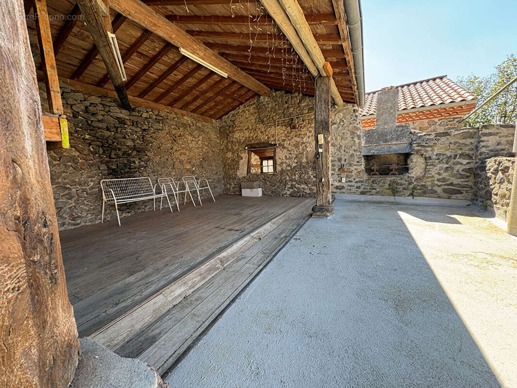 Maison Saint Georges D Aurac 8 pièce(s) 190 m2 - photo 4