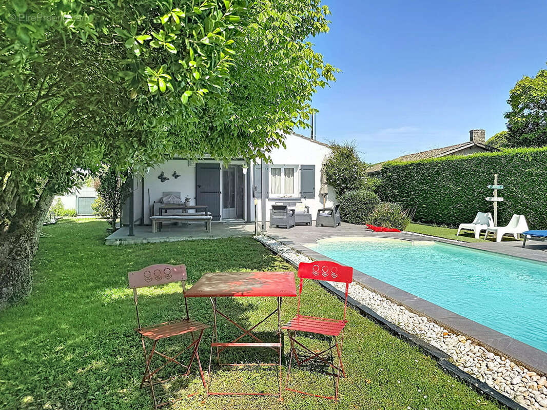 Maison à LEOGNAN