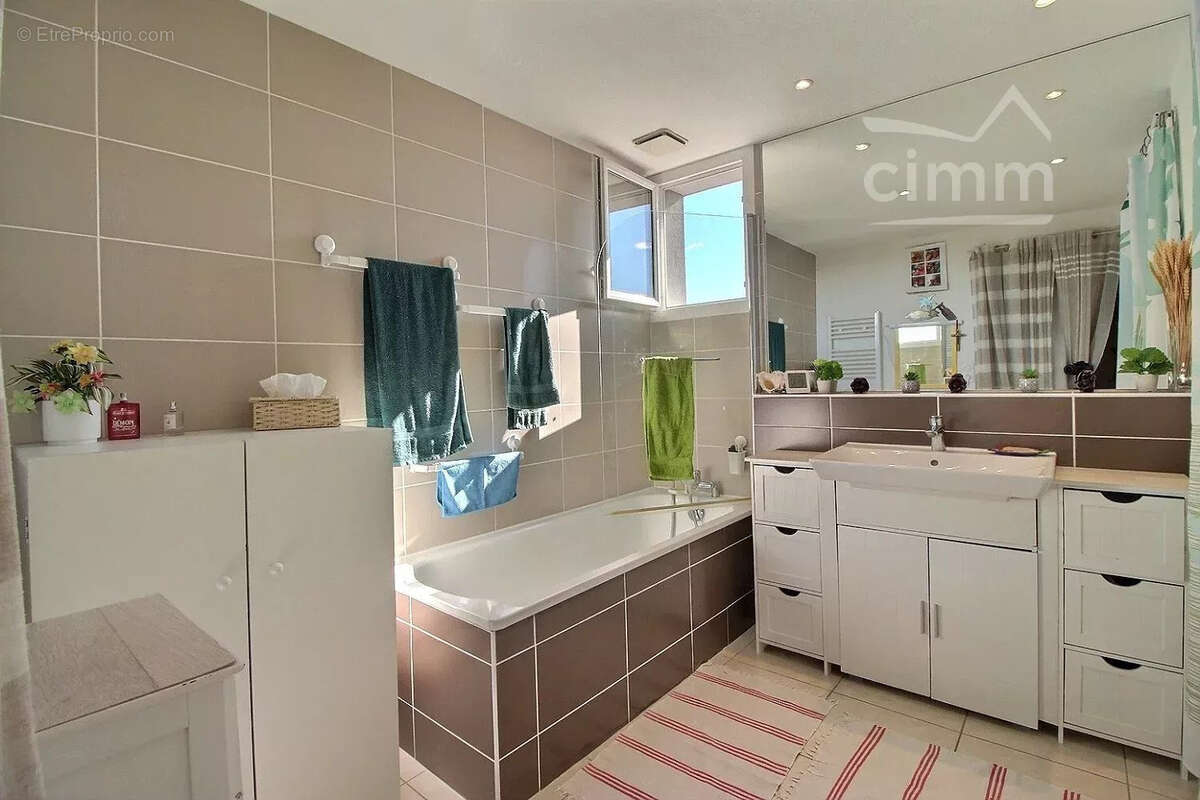 Appartement à JUVIGNAC