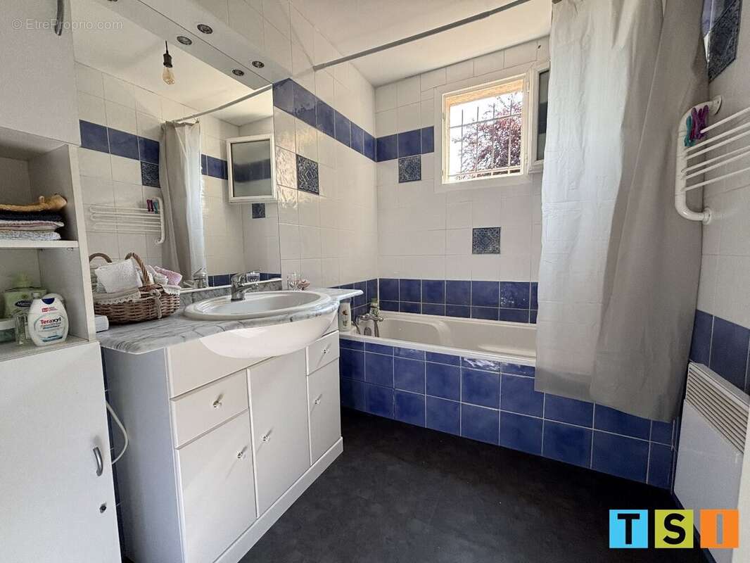 Superbe Plain pied avec jardin et garage proche des commodités - photo 10