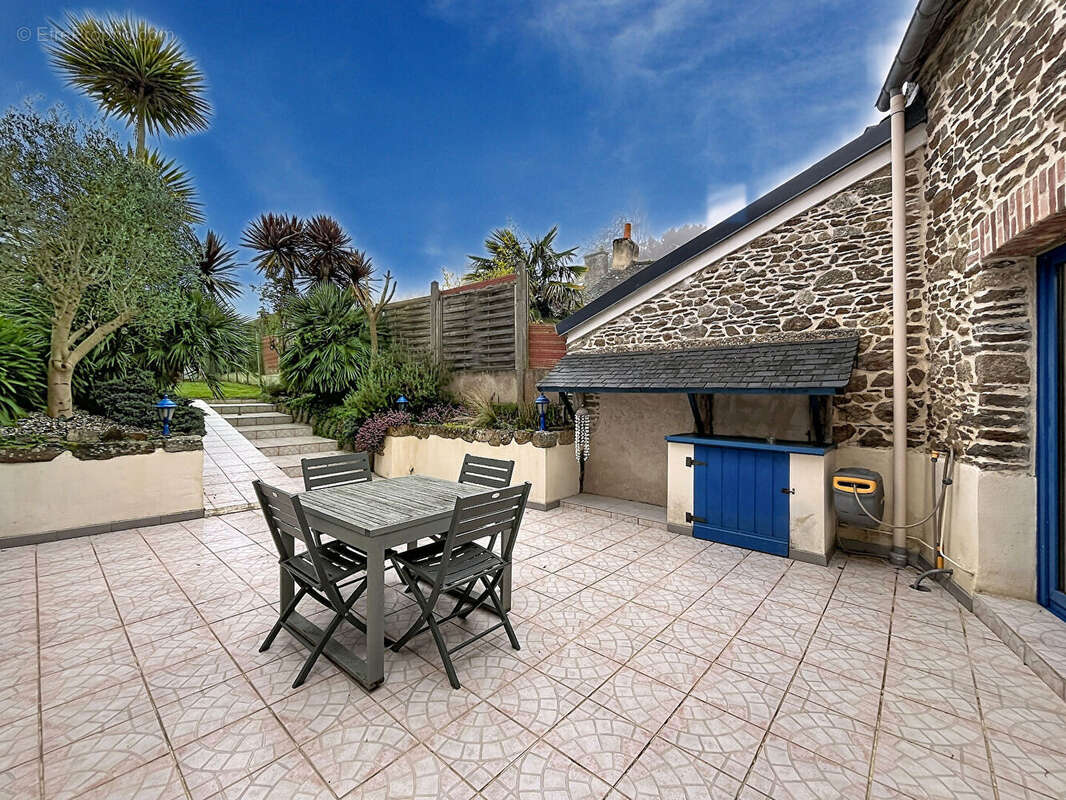 Maison à SAINT-MELOIR-DES-ONDES