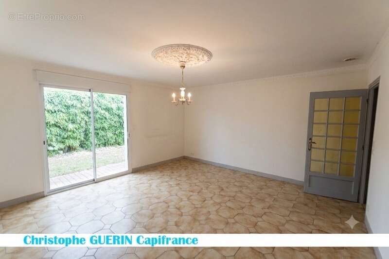 À vendre – Belle maison familiale avec jardin et espace bien-être à Châteaubernard - photo 5