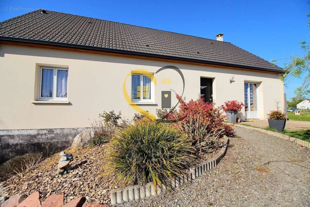 Maison à SAINT-MARTIN-D&#039;AUXIGNY