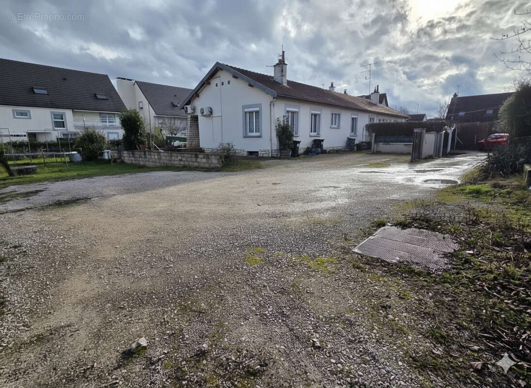 Maison à LONGVIC
