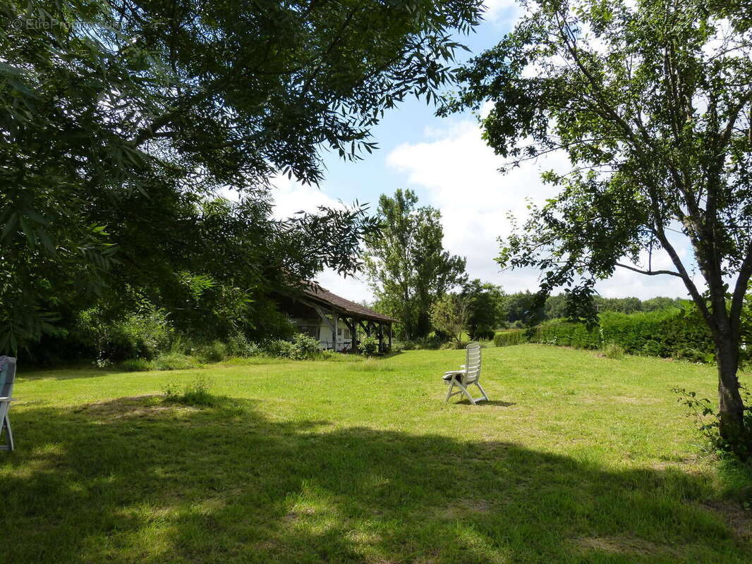 À vendre, dans le Gers proche de Trie-sur-Baise: maison gasconne 4 chambres avec gîte 3 chambres, piscine et jardin de 6 904 m². - photo 17