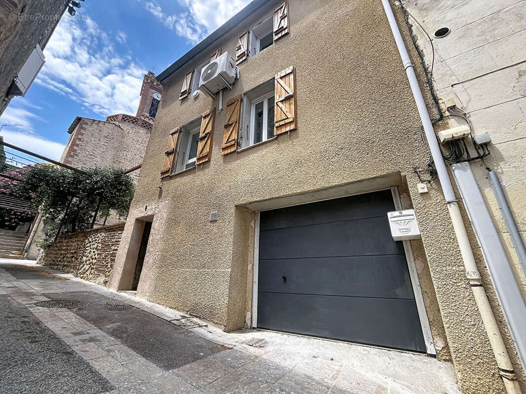 Maison à VILLEMOLAQUE