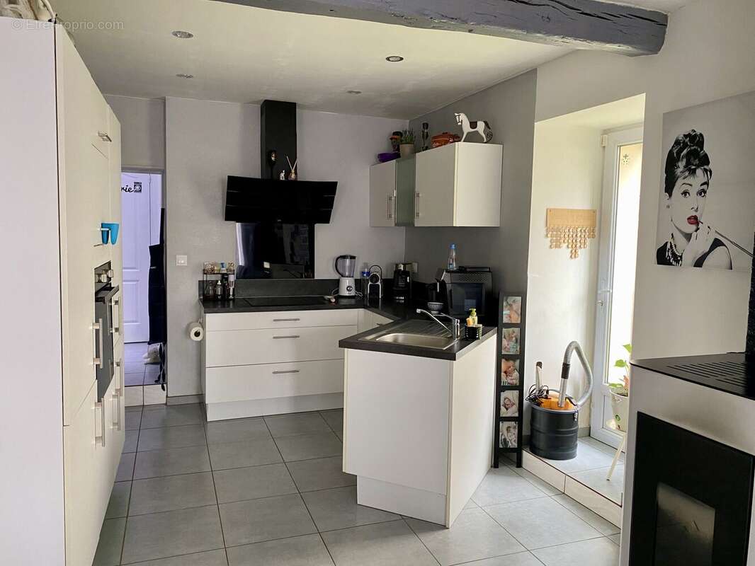 Cuisine - Maison à REBAIS