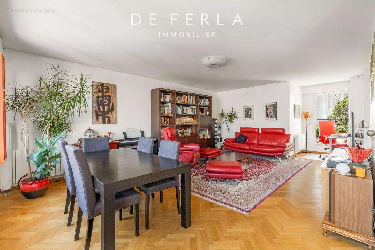 Appartement à PARIS-14E
