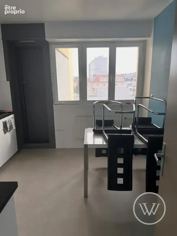 Cuisine + accès cellier